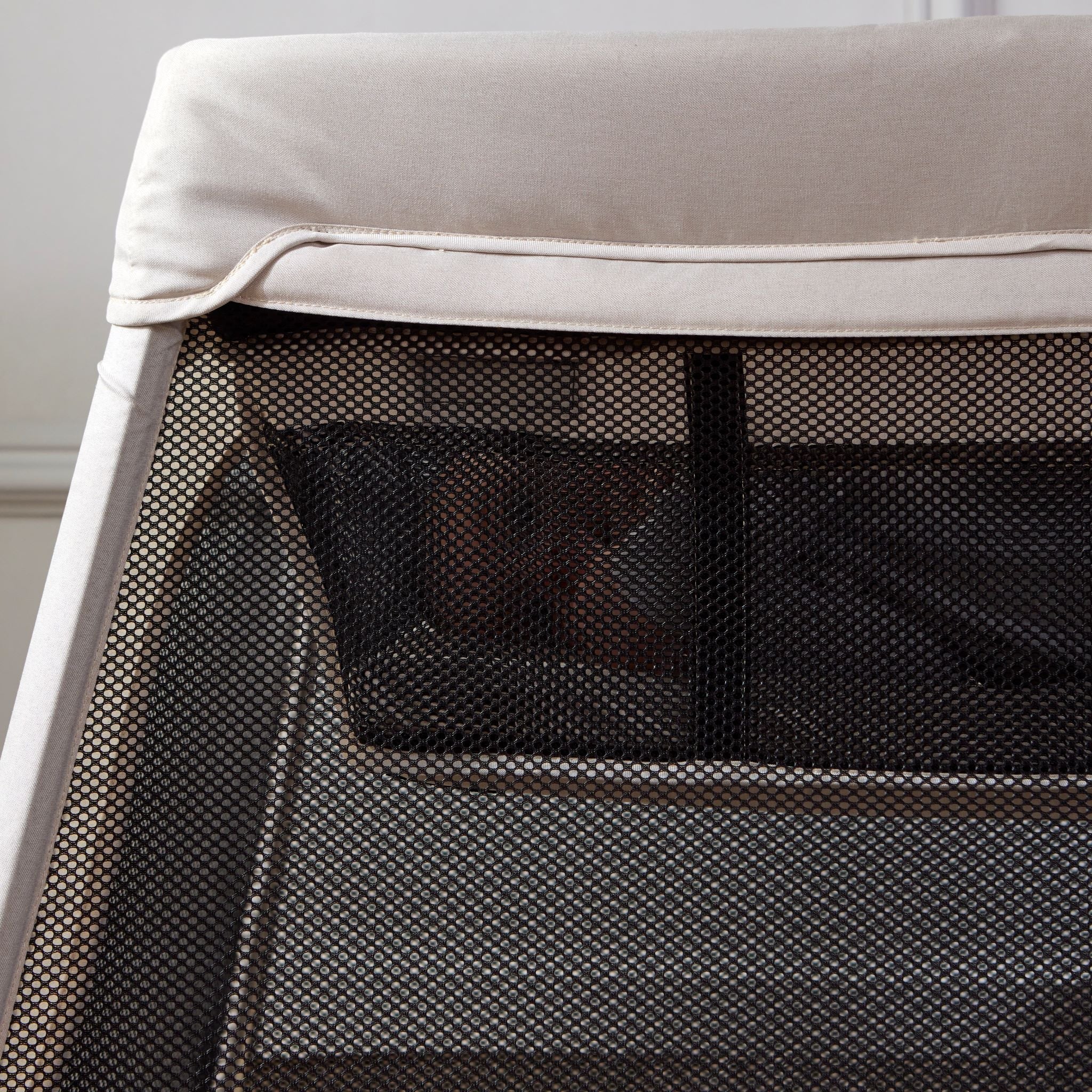 Air2 Travel Cot