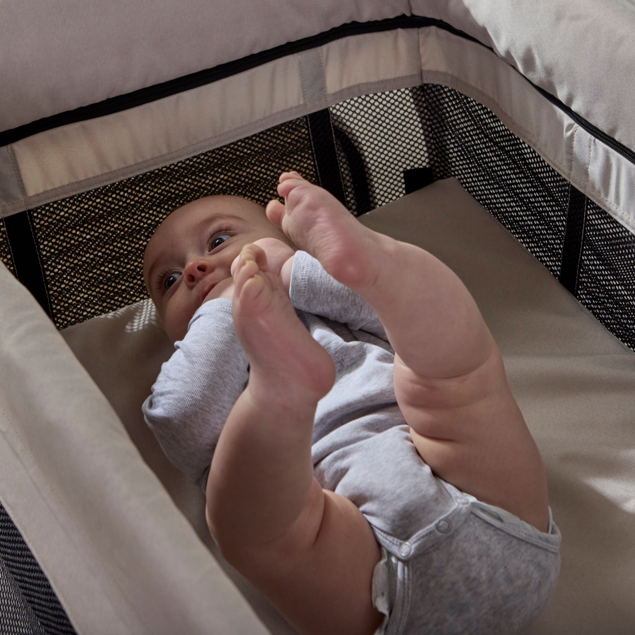 Air2 Travel Cot